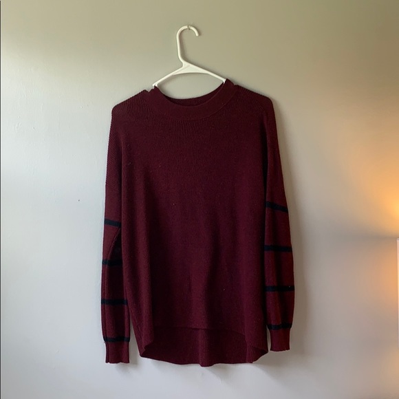 x-small american eagle burgundy sweater!! - Picture 1 of 2